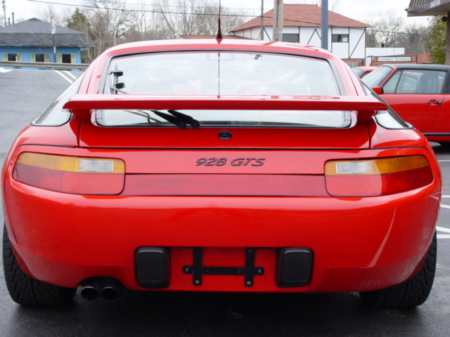 37912d1103907667-who-has-the-most-beautiful-porsche-928-here-rear-view.jpg