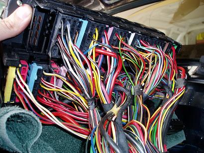 Fuse box removal & removing wire packs - Rennlist ... 1986 vw golf fuse box diagram 