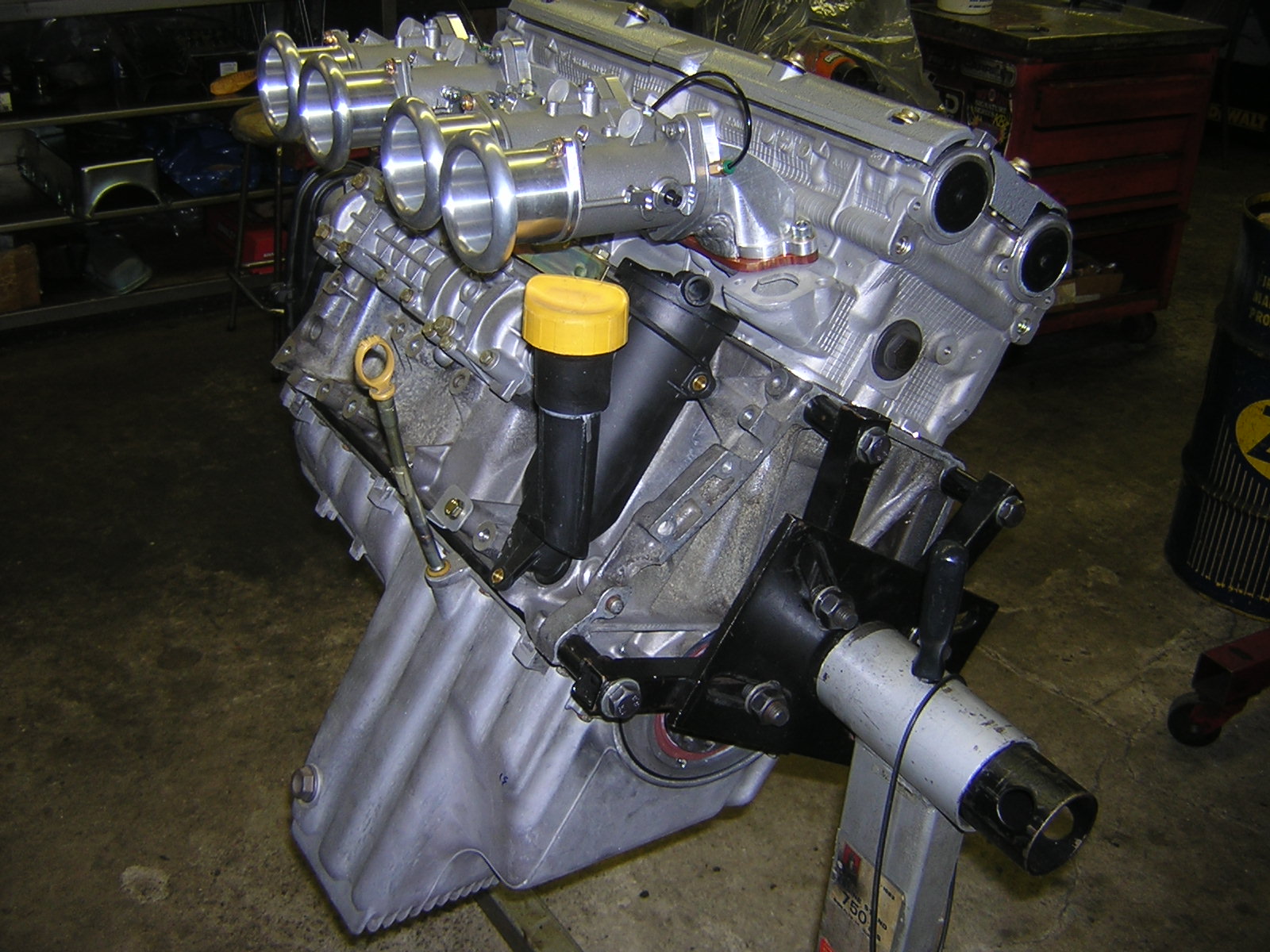 Any Pics of a 944 Engine with ITBs? - Rennlist - Porsche Discussion Forums