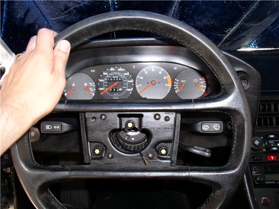 Name:  73 install steering wheel.jpg
Views: 7846
Size:  78.1 KB