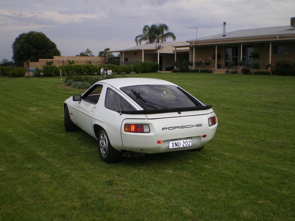 Name:  Porsche 928 004.jpg
Views: 45
Size:  89.8 KB