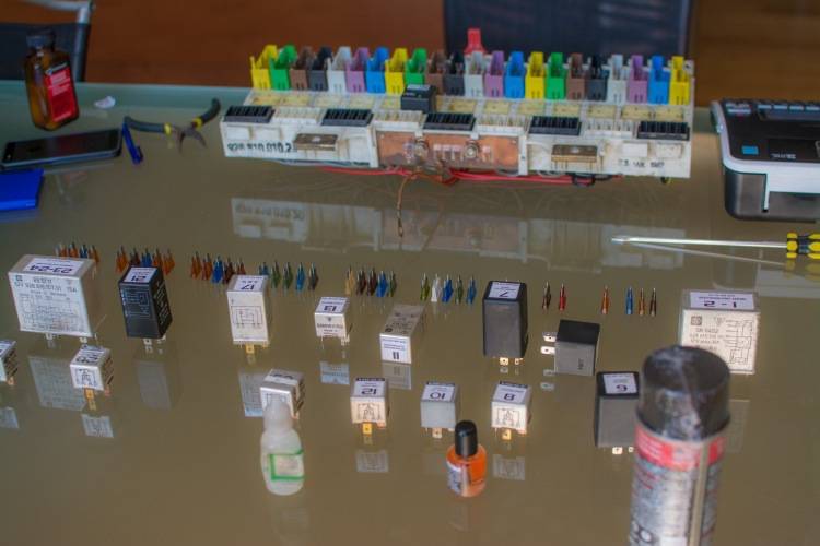 Name:  140928 21 Fuses and Relays.jpg
Views: 661
Size:  41.2 KB