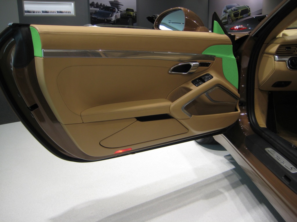 Porsche shop door panel