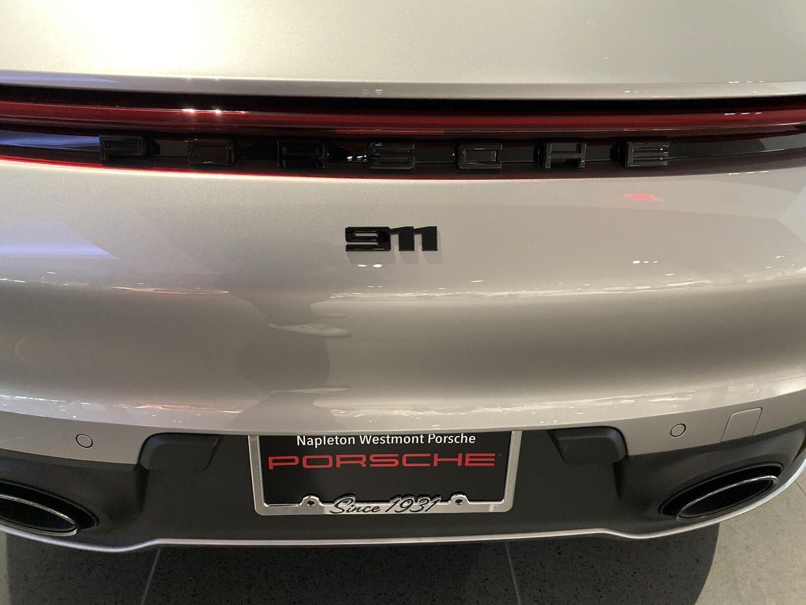 Emblema Traseiro Porsche 911 Carrera Preto 992 Original - Assaliz