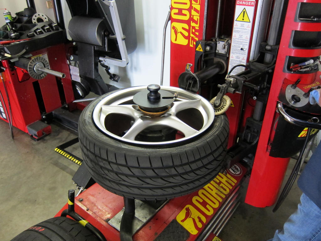 Tire mounting/balancing heaven! - Rennlist - Porsche ...