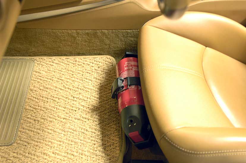 774943d1383362546-help-fitting-fire-extinguisher-i509-to-sport-adaptive-seat-fire3.jpg