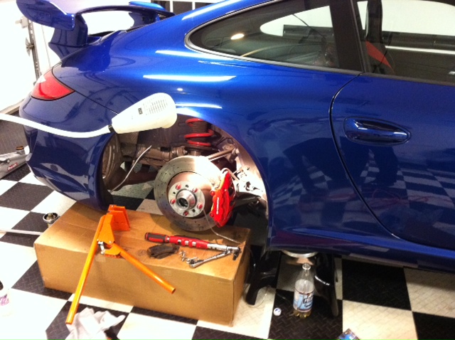 Name:  rear caliper with support and bleeding.jpg
Views: 2139
Size:  131.7 KB