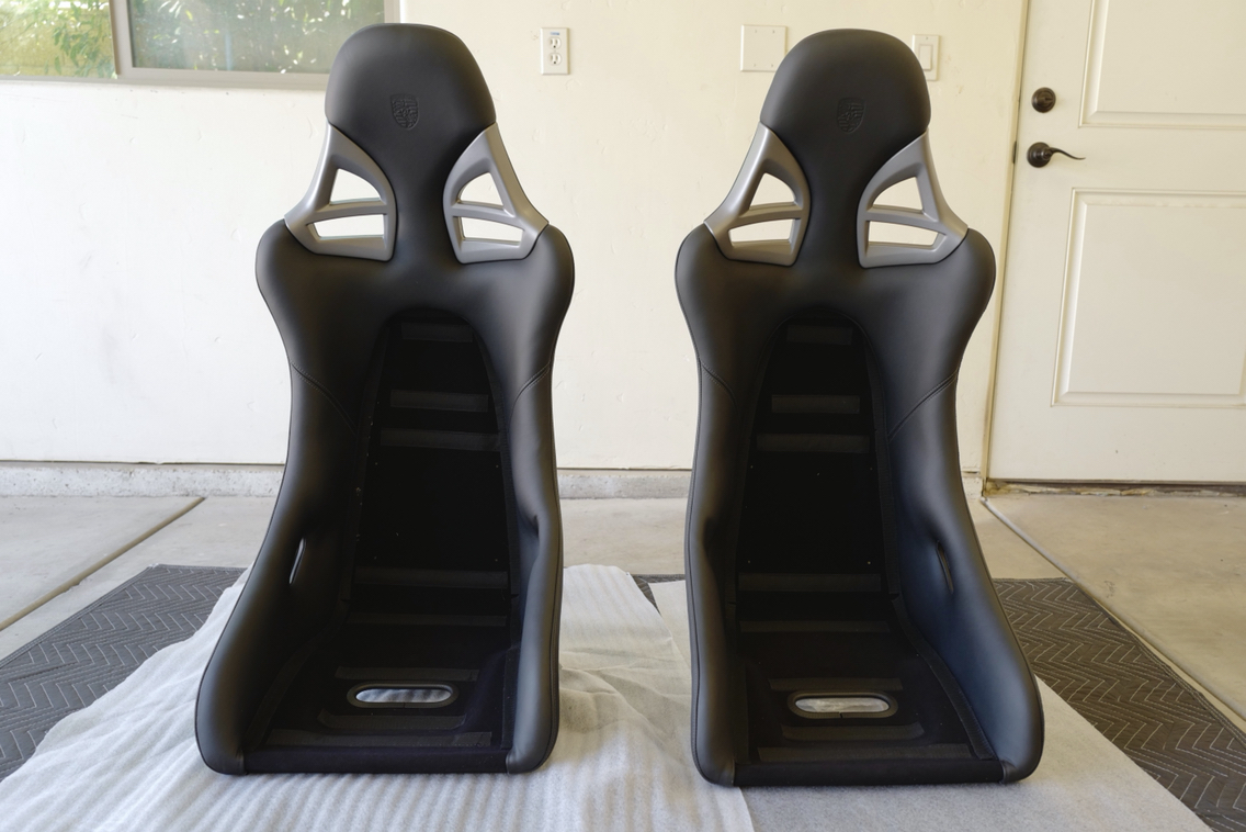FS - NIB Carrera GT / 997 Clubsport Lightweight Carbon Bucket Seats,  Complete Set - Rennlist - Porsche Discussion Forums