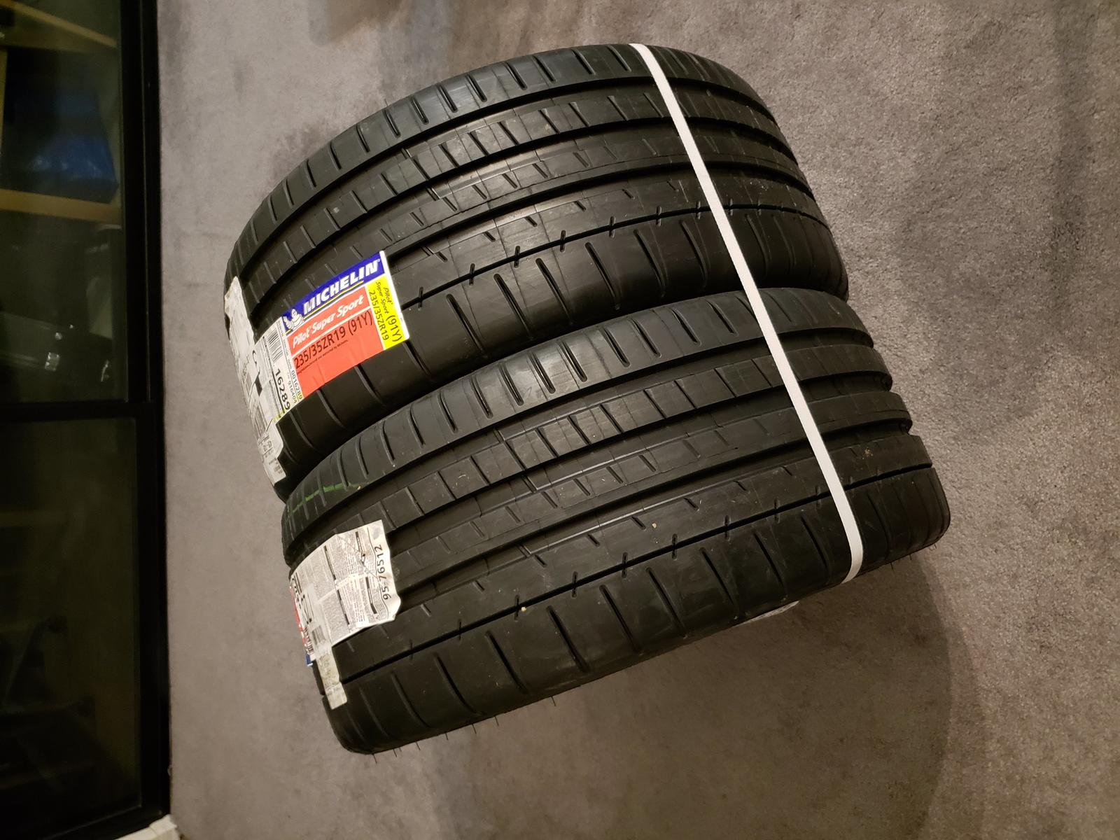 NEW pair of Michelin Pilot Super Sport 235/35/19 ...