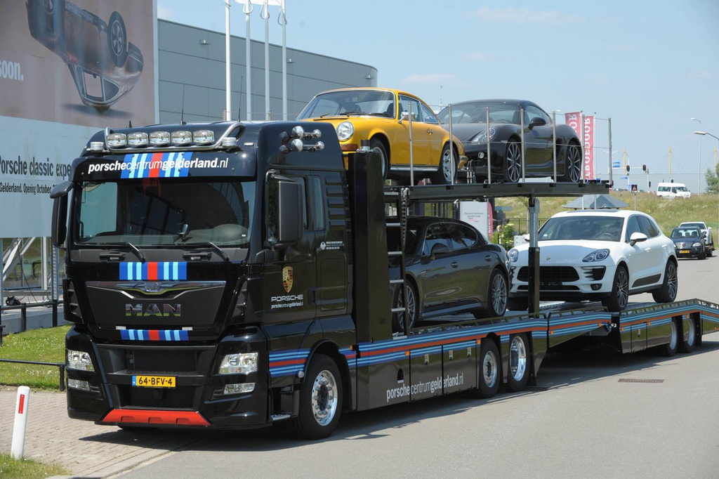 Name:  MAN-truck-in-Martini-Racing-livery-for-transporting-Porsche-cars.jpg
Views: 309
Size:  228.2 KB