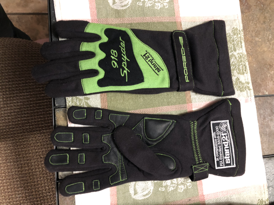 stand 21 918 spyder gloves - Rennlist - Porsche Discussion Forums