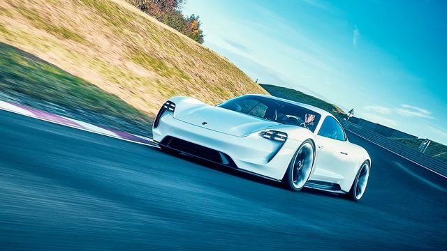 Daily Slideshow: Battery and Charging Tech as Discussed with a Porsche Exec