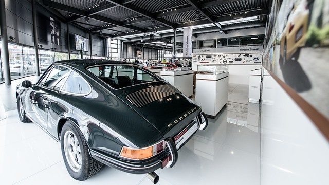 Porsche Experience Center Hits 250,000 Visitors