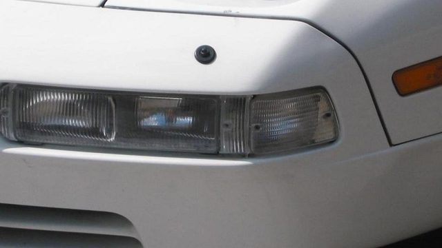 Porsche 928: How to Replace Fog Lights