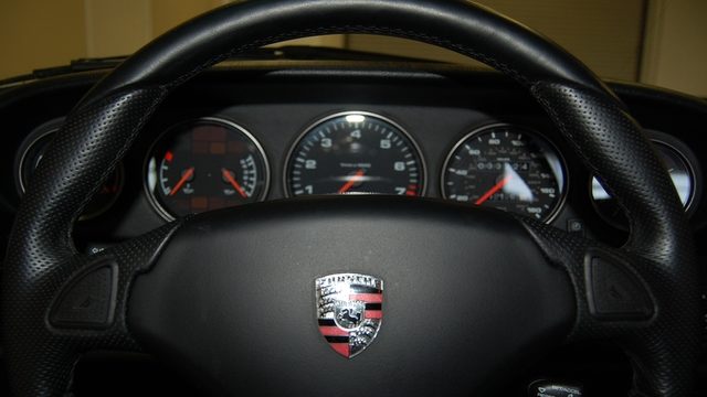 Porsche 993: How to Install Steering Wheel
