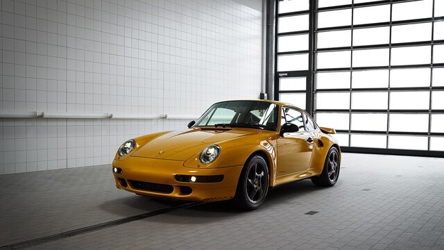 1998 911 Turbo S Is as Gold as the Leaves on the Trees