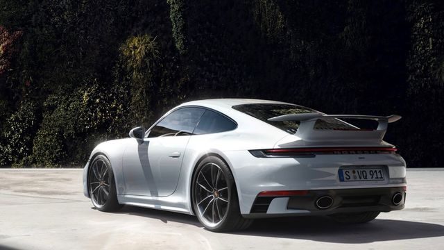 Porsche Rolls out SportDesign Packages for New 911