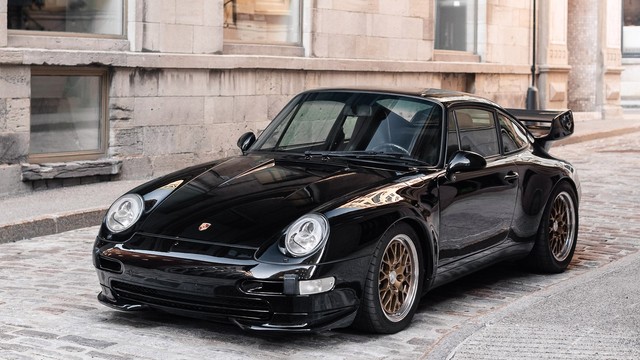 Modded 1995 911 Carrera Successfully Mimics RS Style