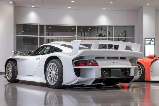 Porsche 911 GT1 Strassenversion Goes Up For Sale With an Exorbitant Price Tag