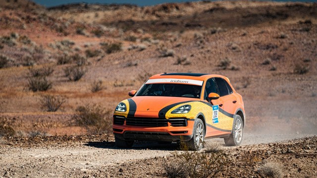 Stock Cayenne S Takes on Rebelle Rally With Confidence