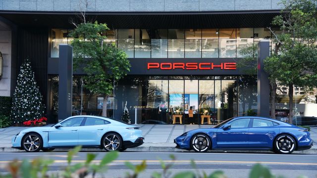 photo of Porsche Now Pop-Up Stores Aim To Reinvent The Dealership image