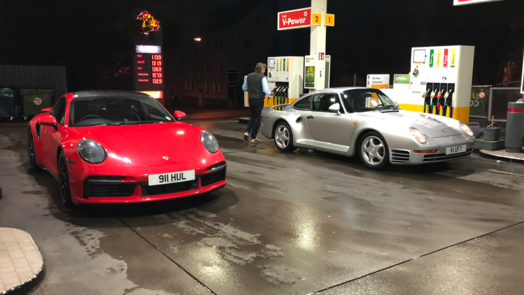 Porsche 959 & 911 Turbo S Do 200-MPH Sprints on Autobahn