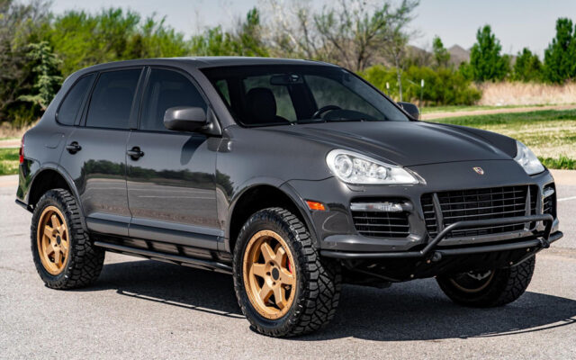 Lifted Porsche Cayenne Turbo S on Cars and Bids, Front