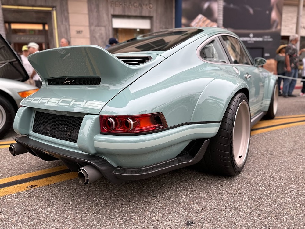 Porsche 911 Reimagined by Singer Wows Crowd at 28th Rodeo Drive Concours d'Elegance