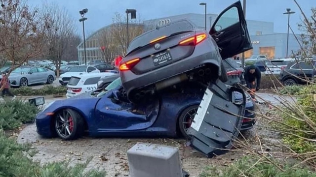 Dealer Test Drive Ends in Disaster for This Poor Porsche 911