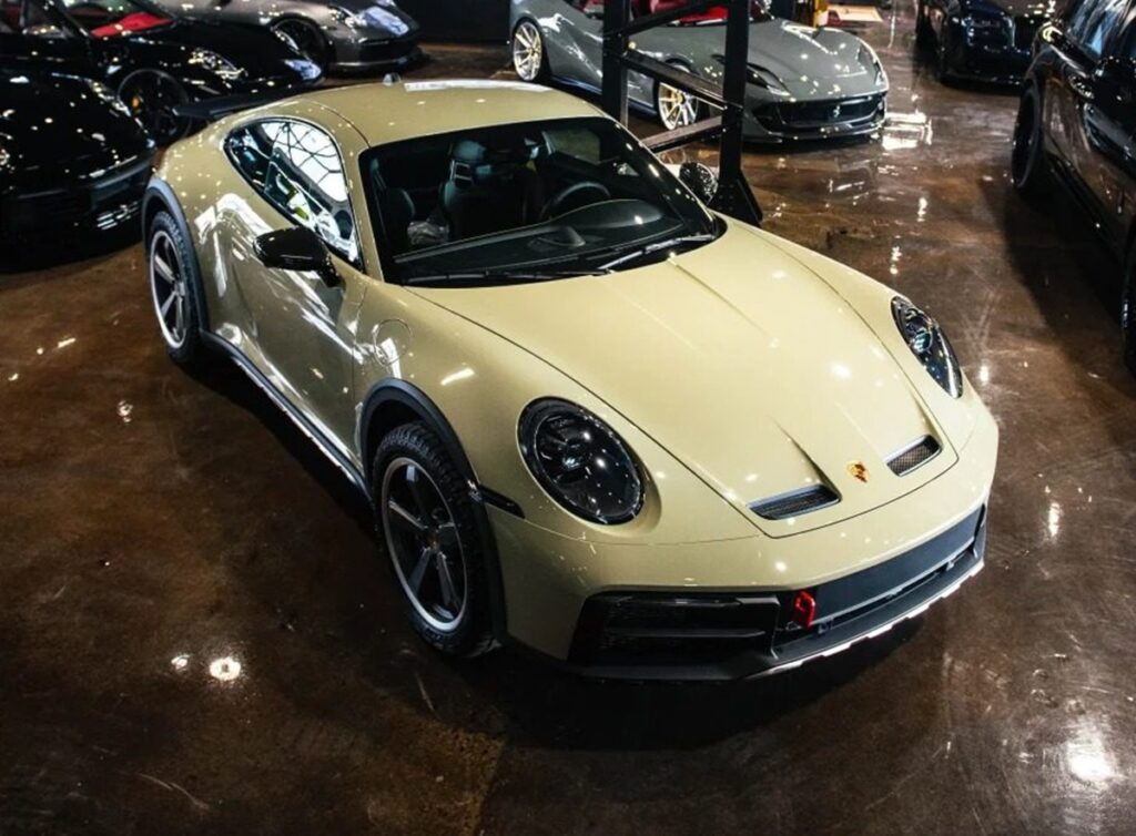 TOYZ autoart Porsche 911 Fans Can Grab a Matching 911 GT3 RS and 911 Dakar Set
