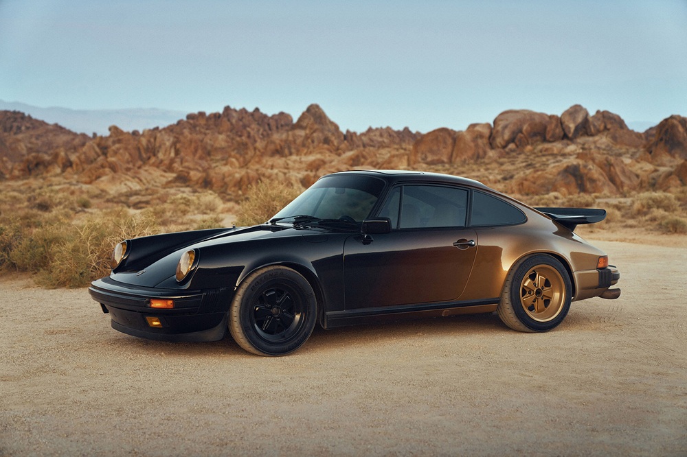 Desert Mirage: 1984 Porsche 911 Gets Bold Black‐Gold Makeover