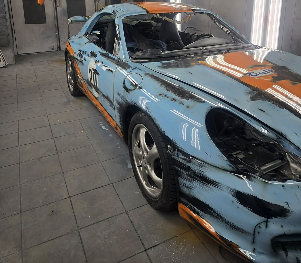 Custom 996 Worn Racing Livery Looks Absolutely Amazing